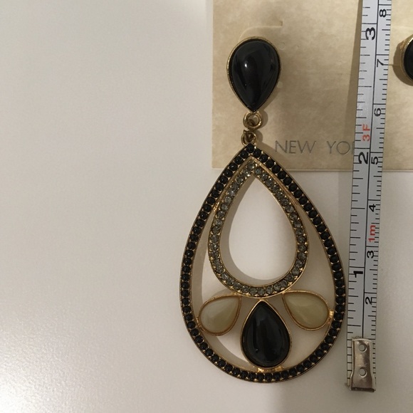 3 for 20$ NWT CARA earrings - Picture 5 of 5